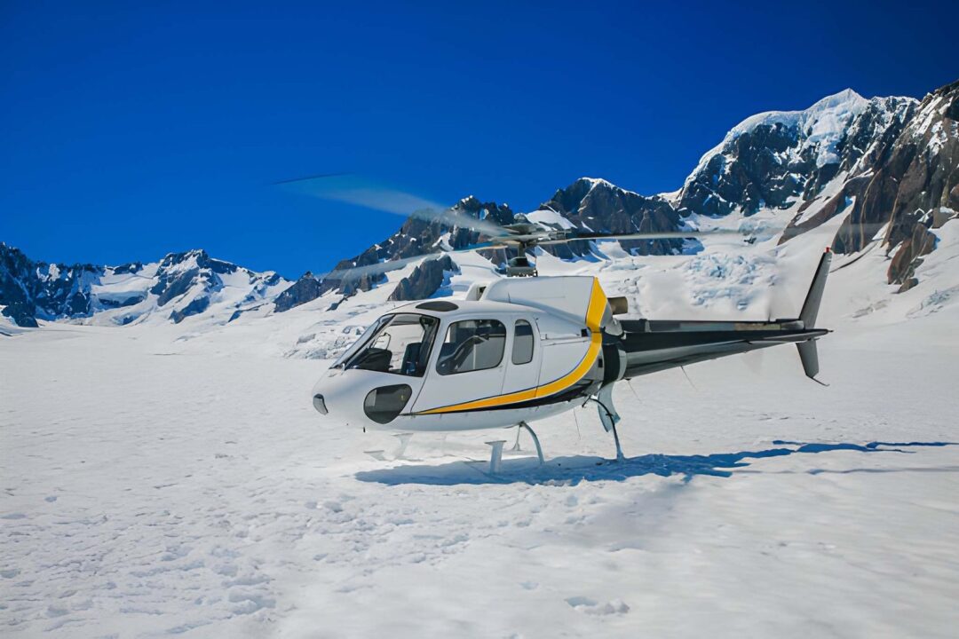 Everest Helicopter Tour in Nepal – Is It Truly Worth It? 1 Everest Helicopter Tour in Nepal