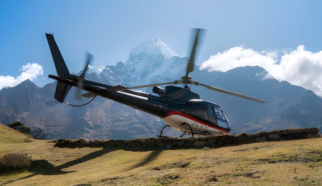 Everest Helicopter Luxury Tour 2 helicopter everesdt view hotel
